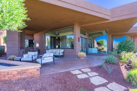 Tiny photo for 2331 W Entrada Trail #59, Saint George, UT 84770 (MLS # 25-265883)