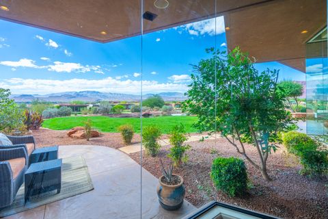 Tiny photo for 2331 W Entrada Trail #59, Saint George, UT 84770 (MLS # 25-265883)