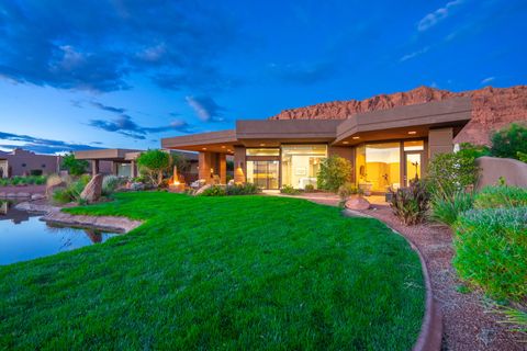 Tiny photo for 2331 W Entrada Trail #59, Saint George, UT 84770 (MLS # 25-265883)