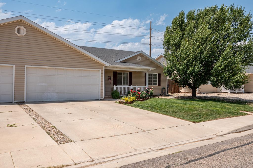 Photo of 253 N 4300 W, Cedar City, UT 84720 (MLS # 26-271570)