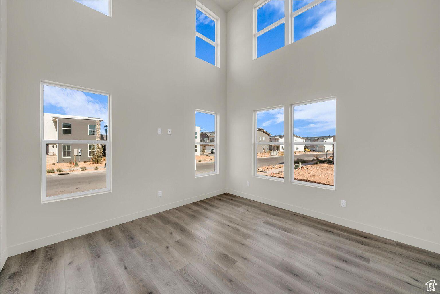 DESERT COLOR RESORT - Residential