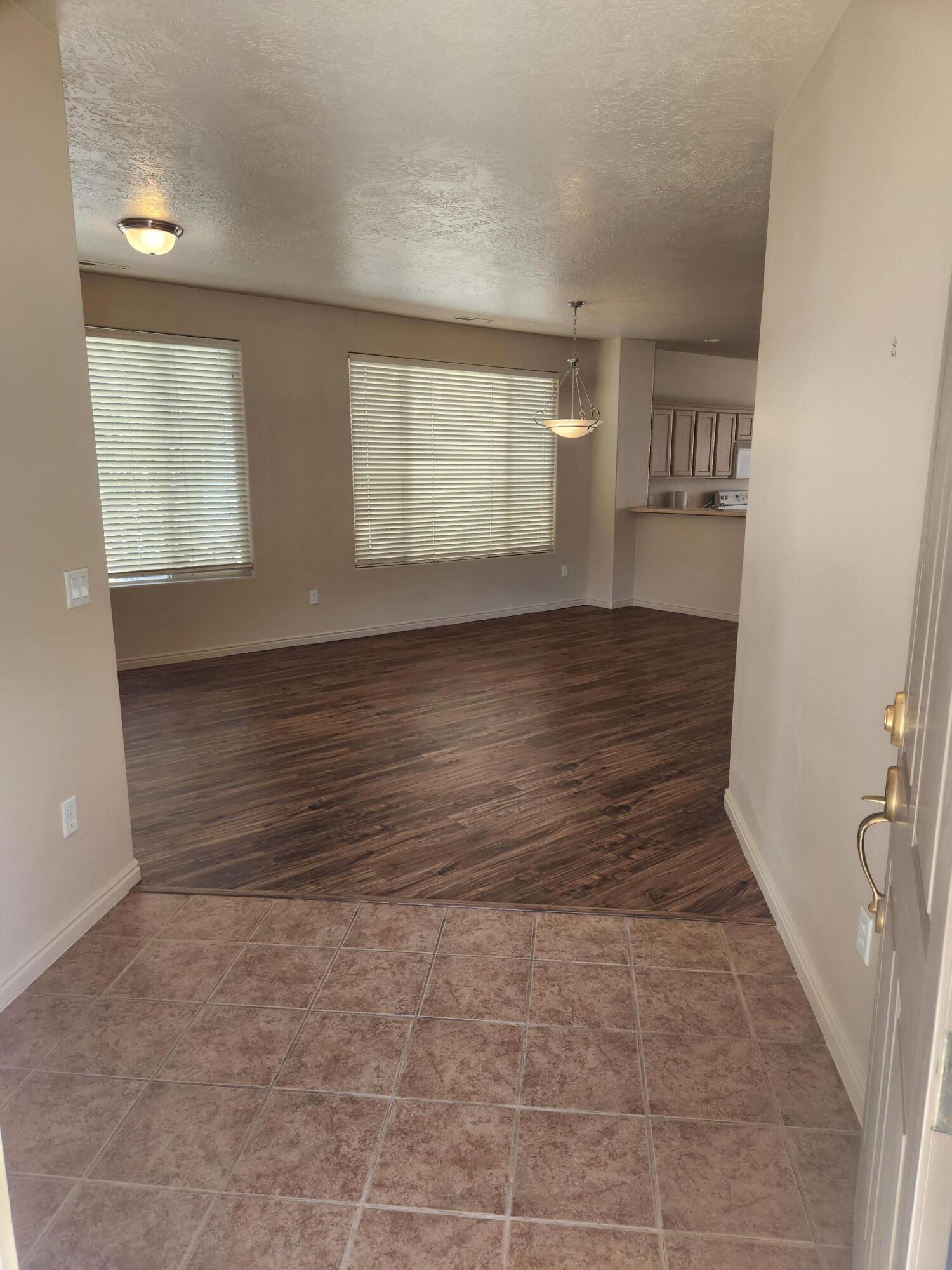 CORAL CANYON - Residential