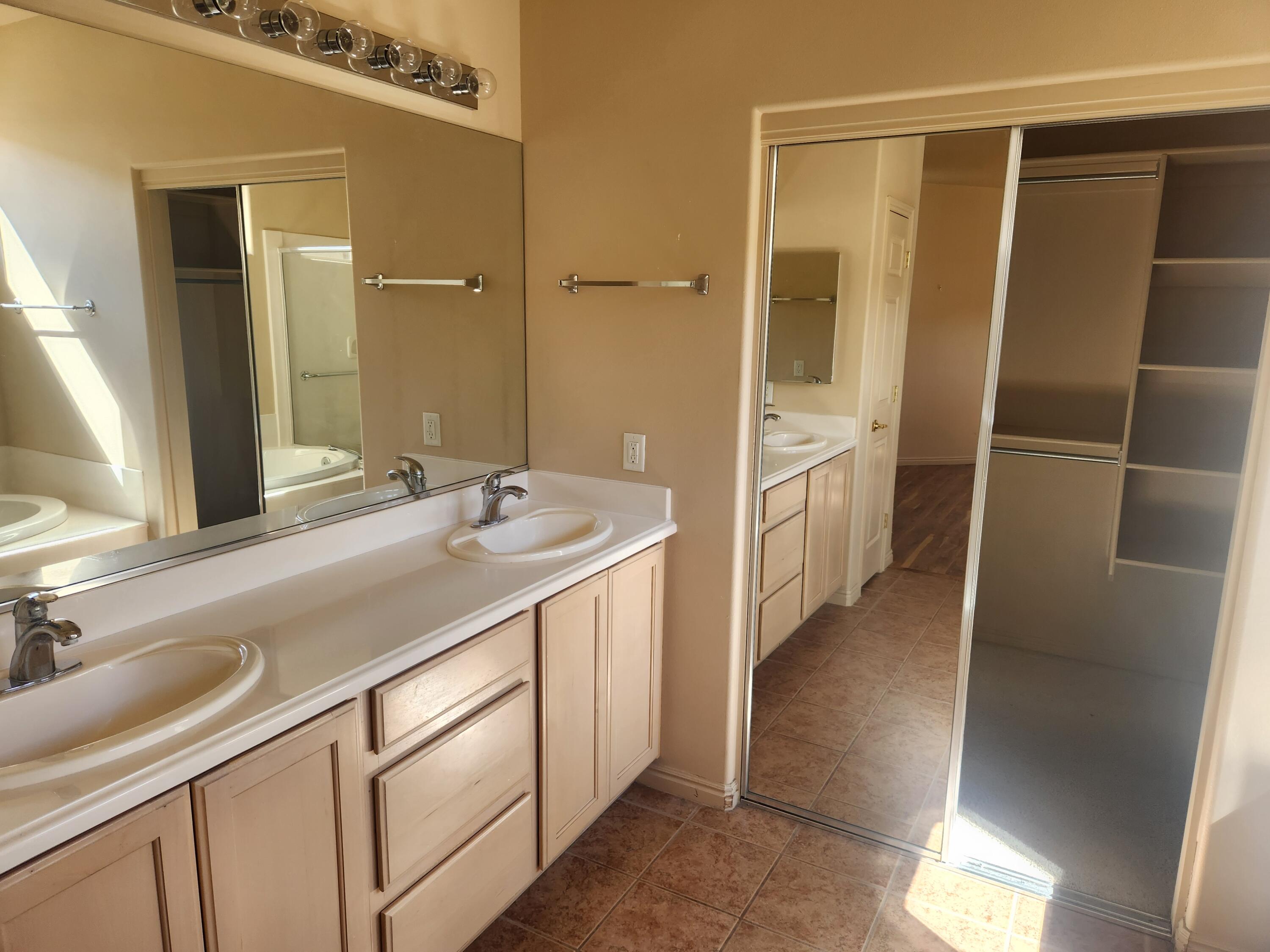 CORAL CANYON - Residential