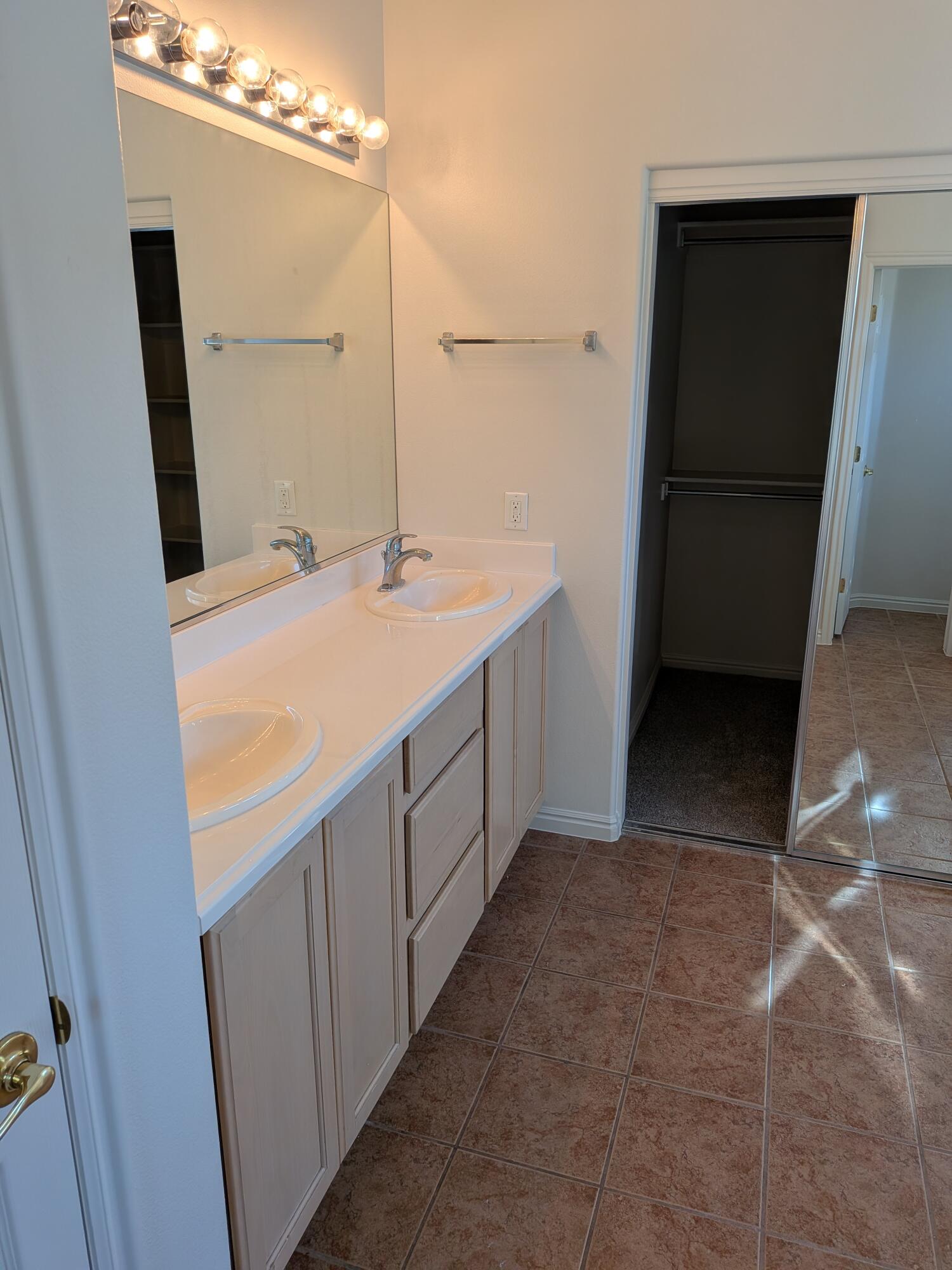 CORAL CANYON - Residential