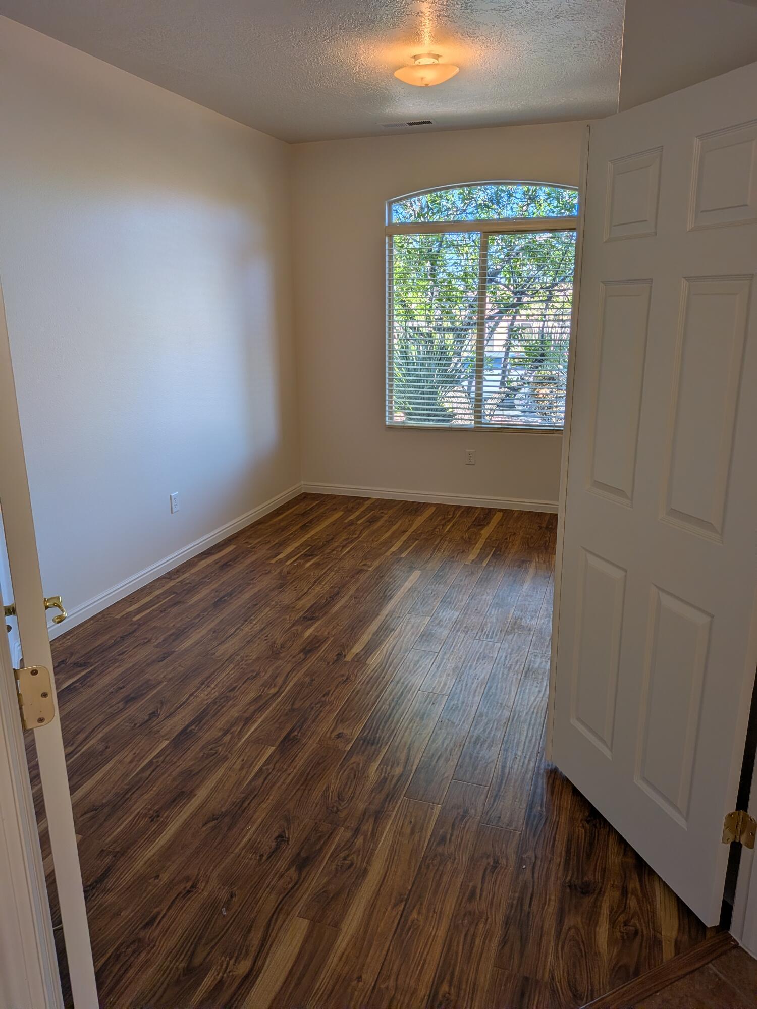 CORAL CANYON - Residential