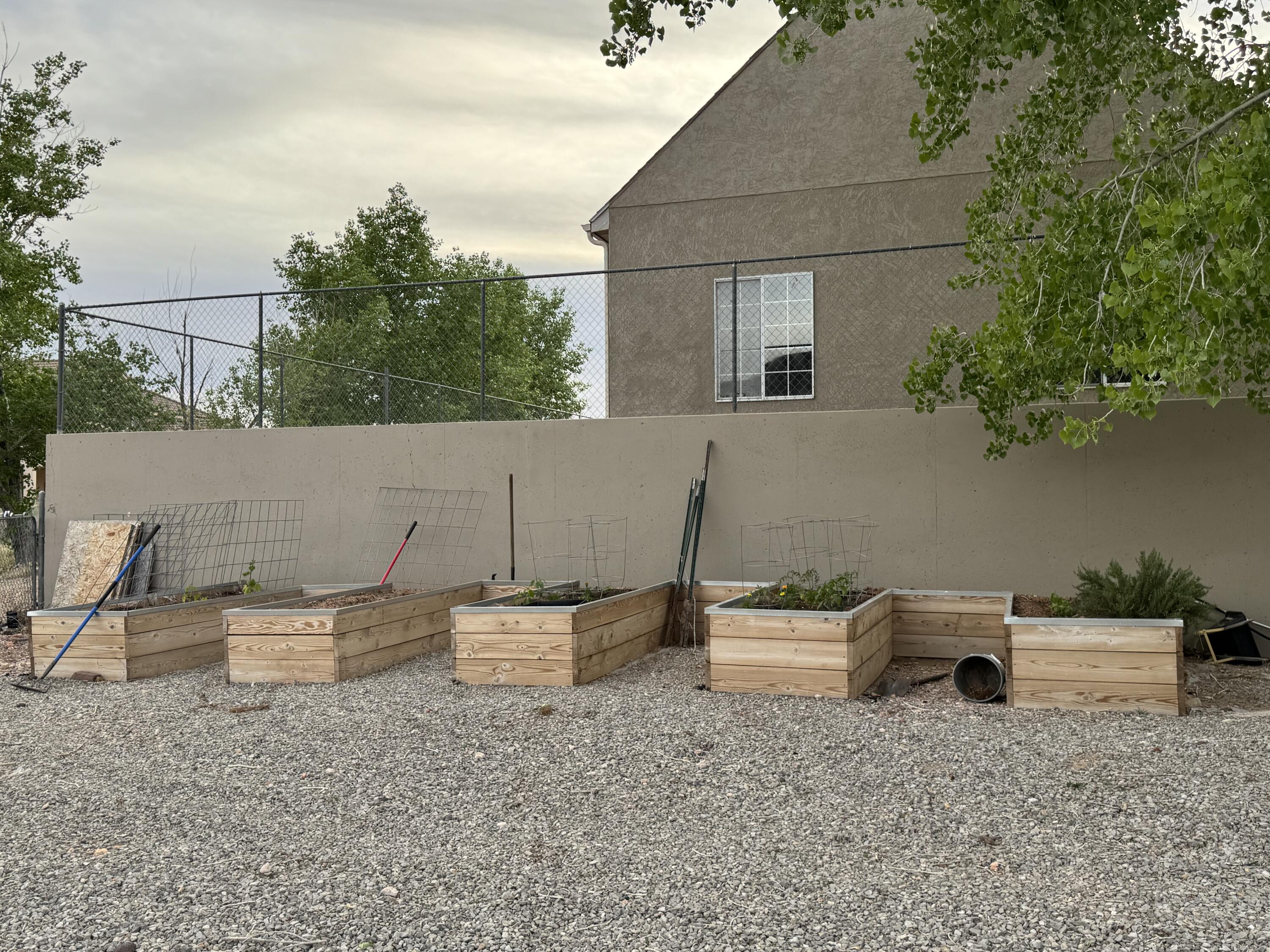 WINCHESTER HILLS - Residential