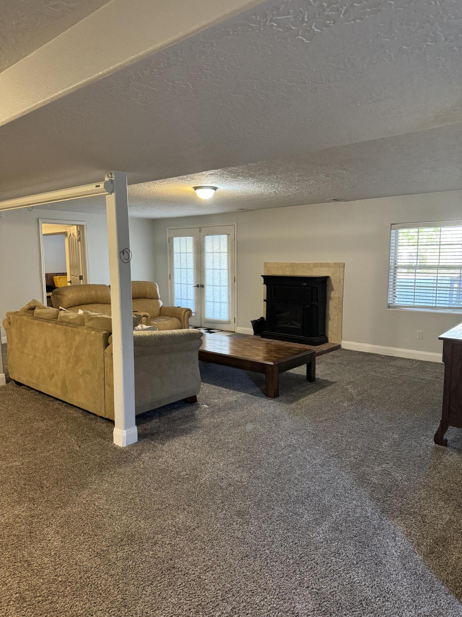 WINCHESTER HILLS - Residential