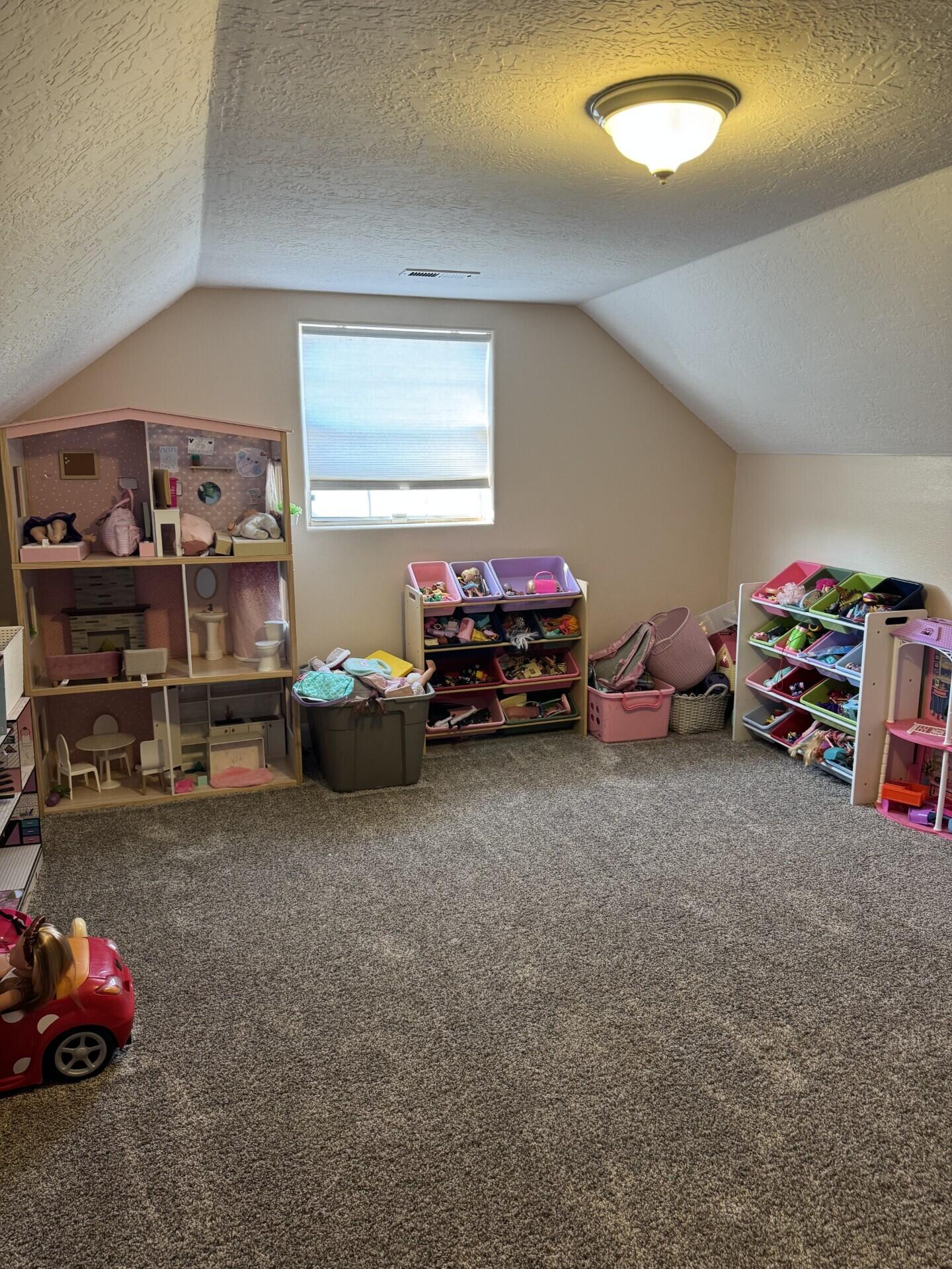 WINCHESTER HILLS - Residential