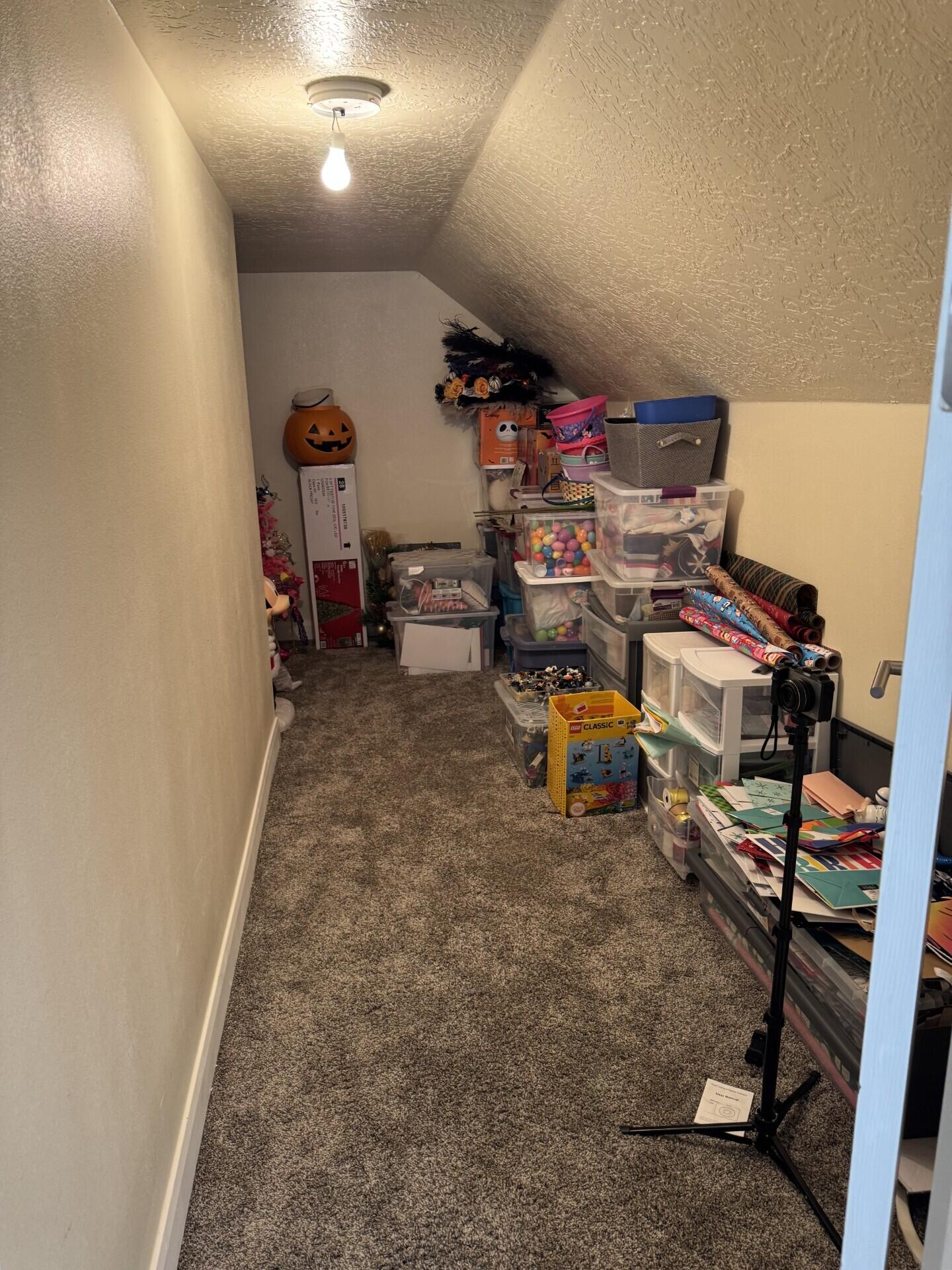 WINCHESTER HILLS - Residential