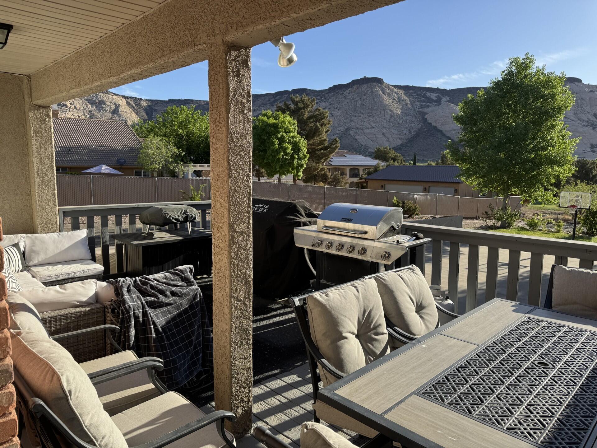 WINCHESTER HILLS - Residential