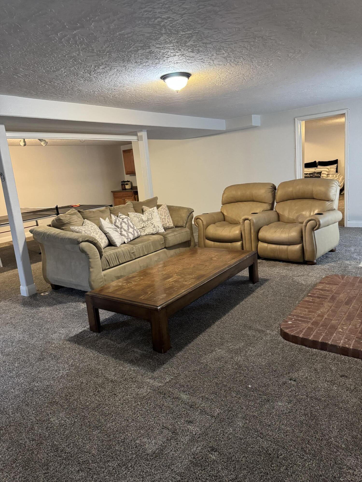 WINCHESTER HILLS - Residential