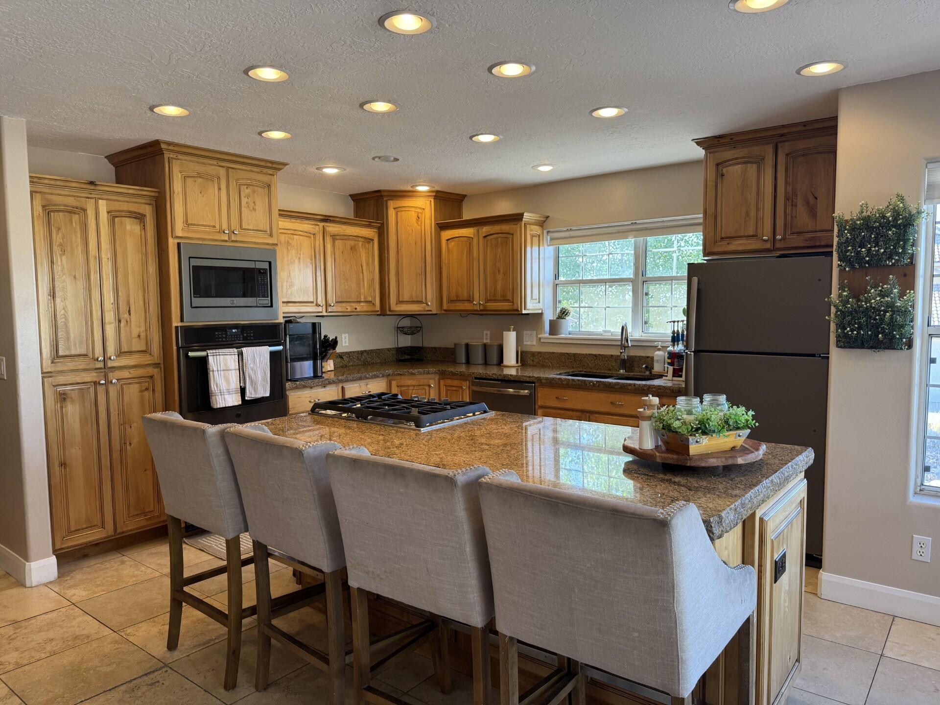 WINCHESTER HILLS - Residential