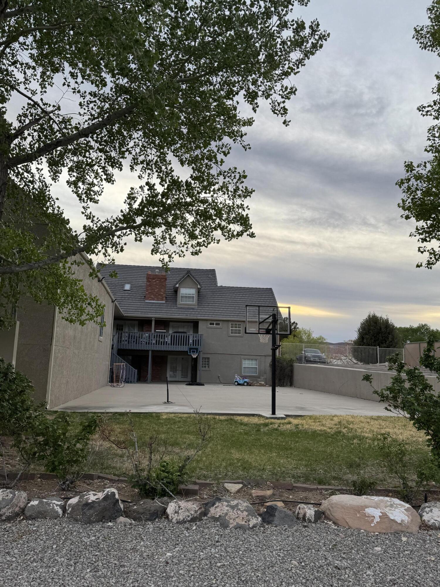 WINCHESTER HILLS - Residential