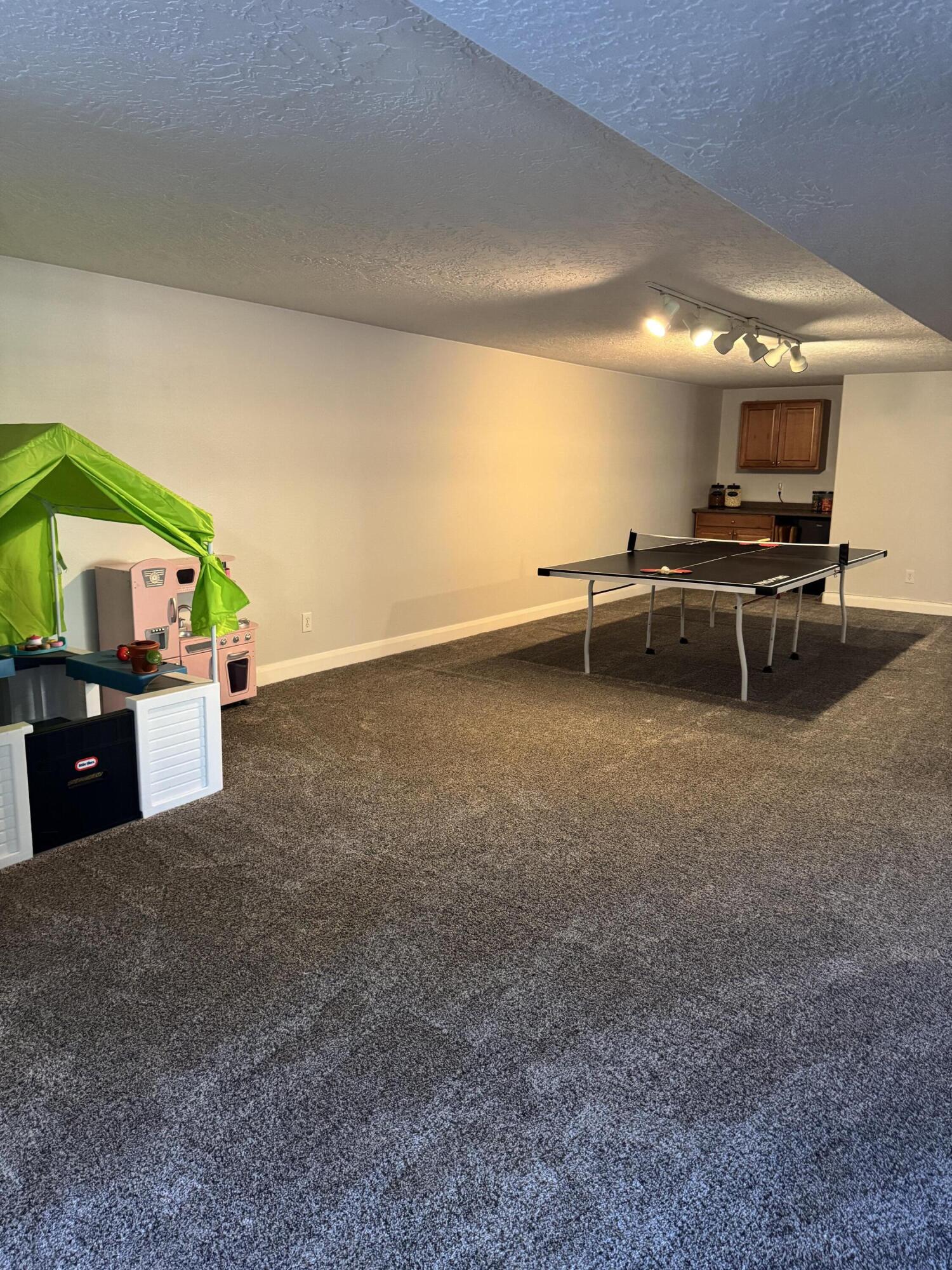 WINCHESTER HILLS - Residential