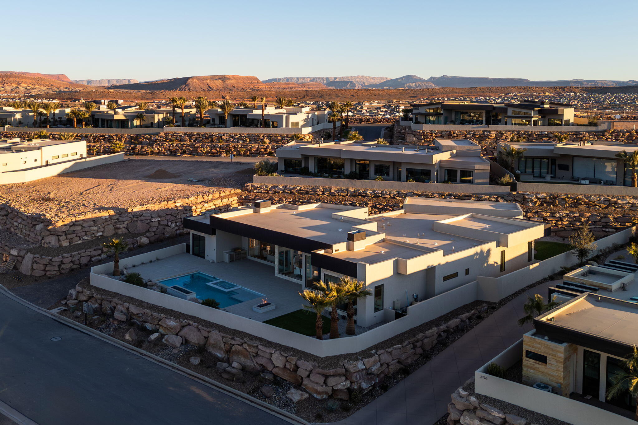 STONE CLIFF - Residential