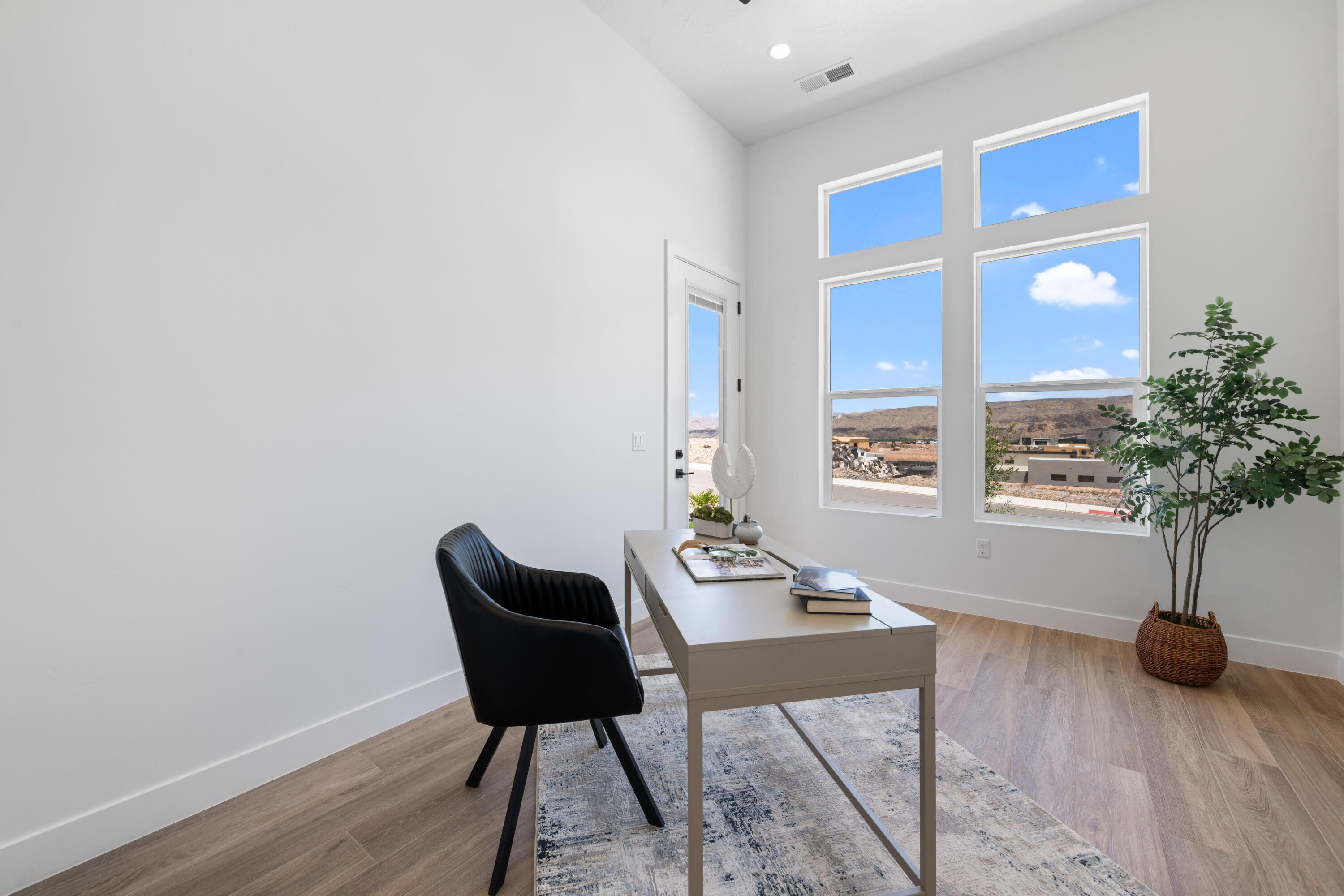 SCENIC POINTE - Residential