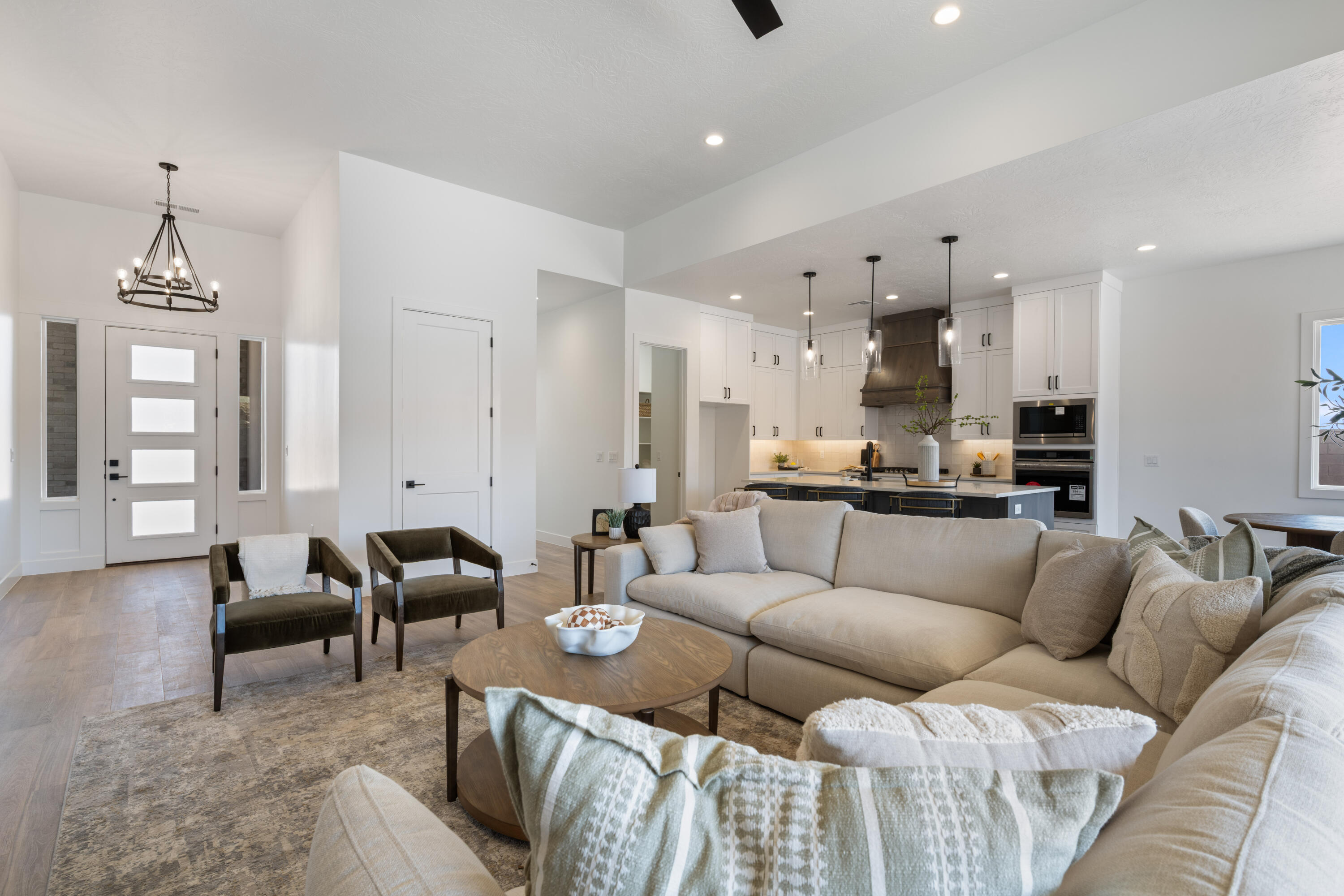 SCENIC POINTE - Residential