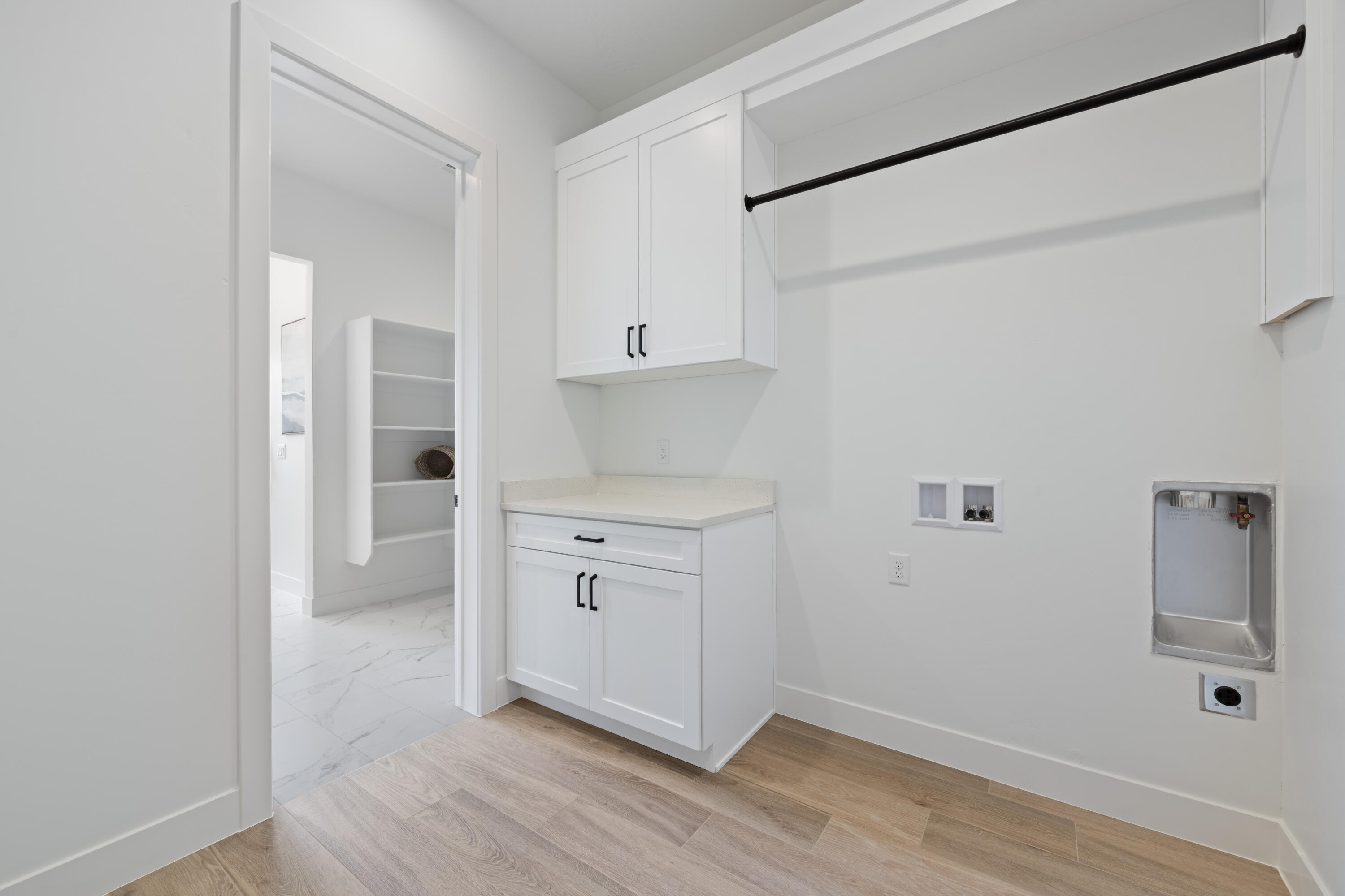 SCENIC POINTE - Residential