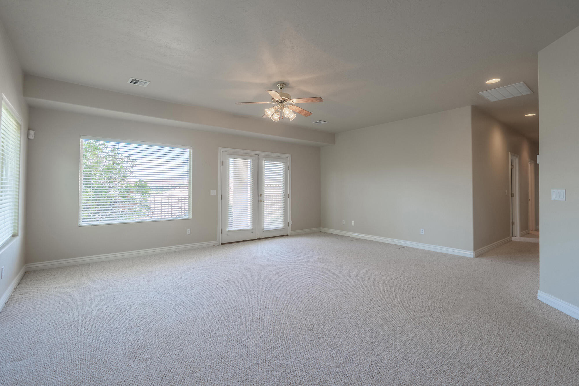 TAMARACK RIDGE ESTATES - Residential