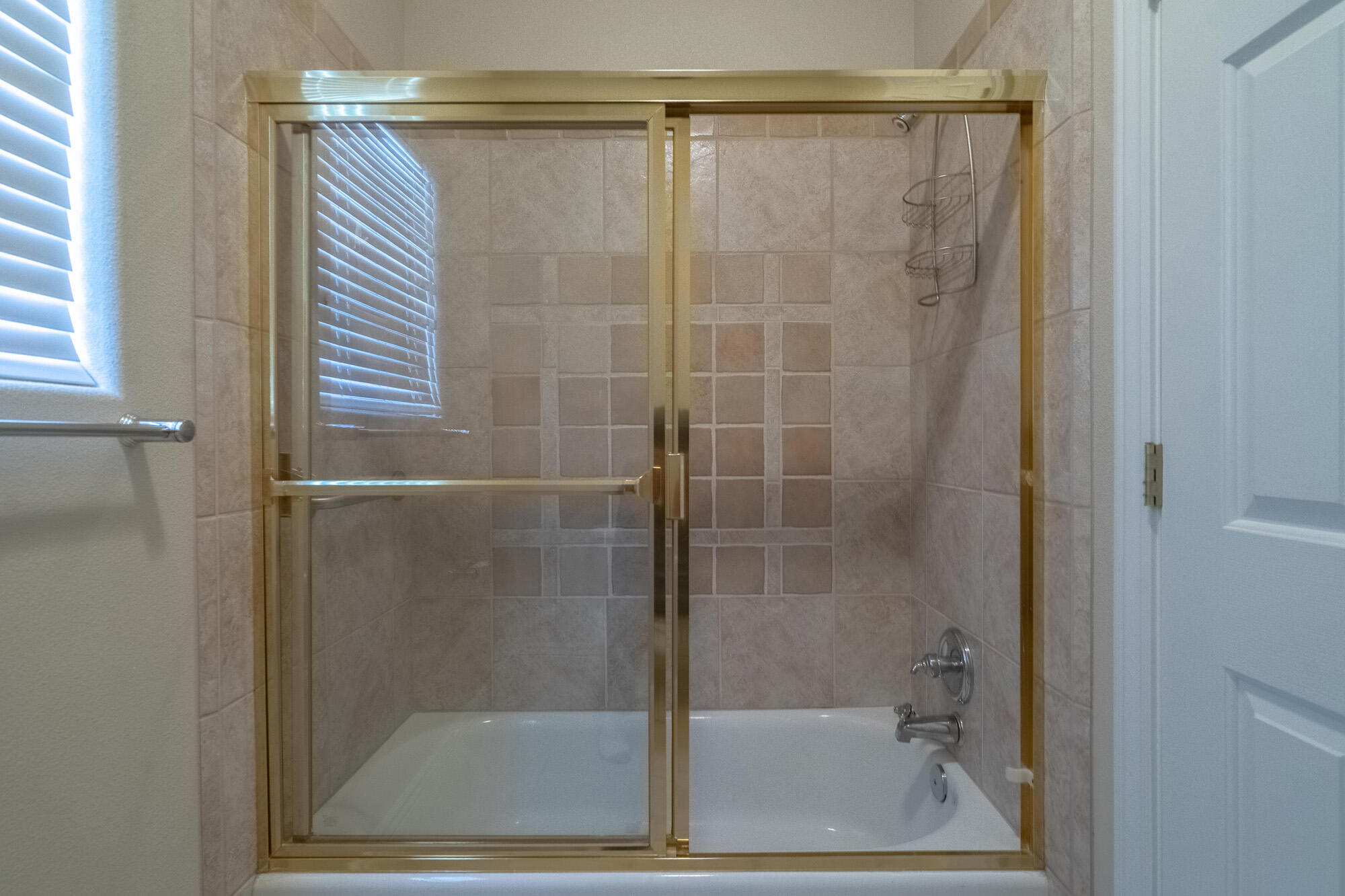 TAMARACK RIDGE ESTATES - Residential