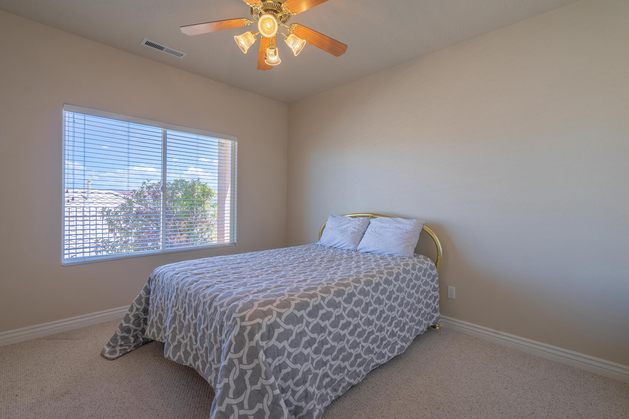 TAMARACK RIDGE ESTATES - Residential