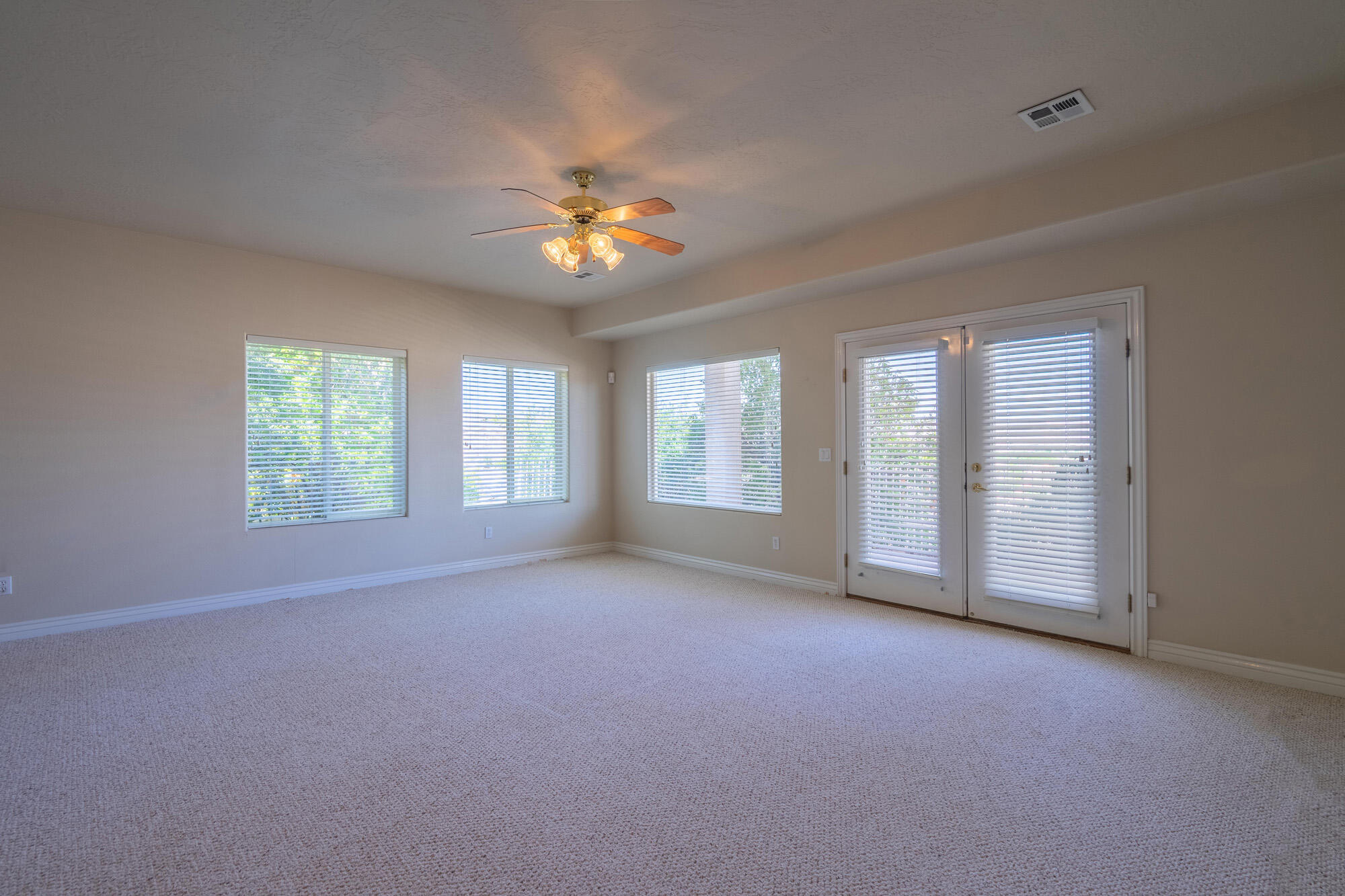 TAMARACK RIDGE ESTATES - Residential