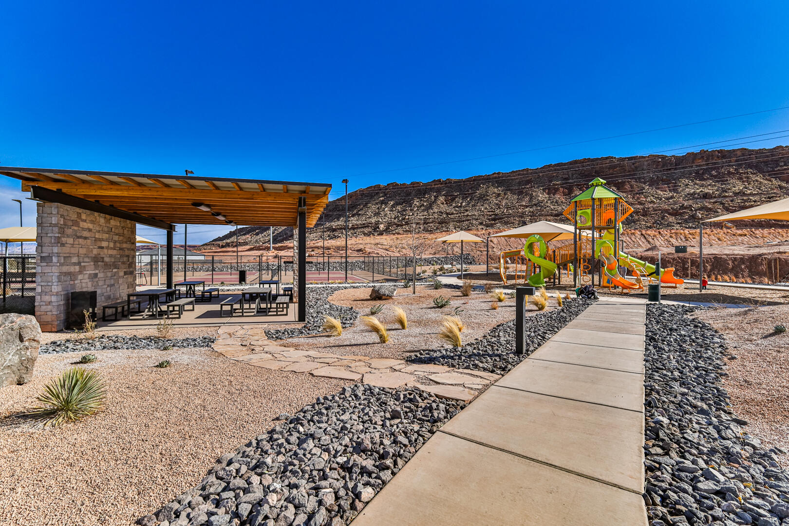 LABYRINTH PT AT LG VALLEY - Residential