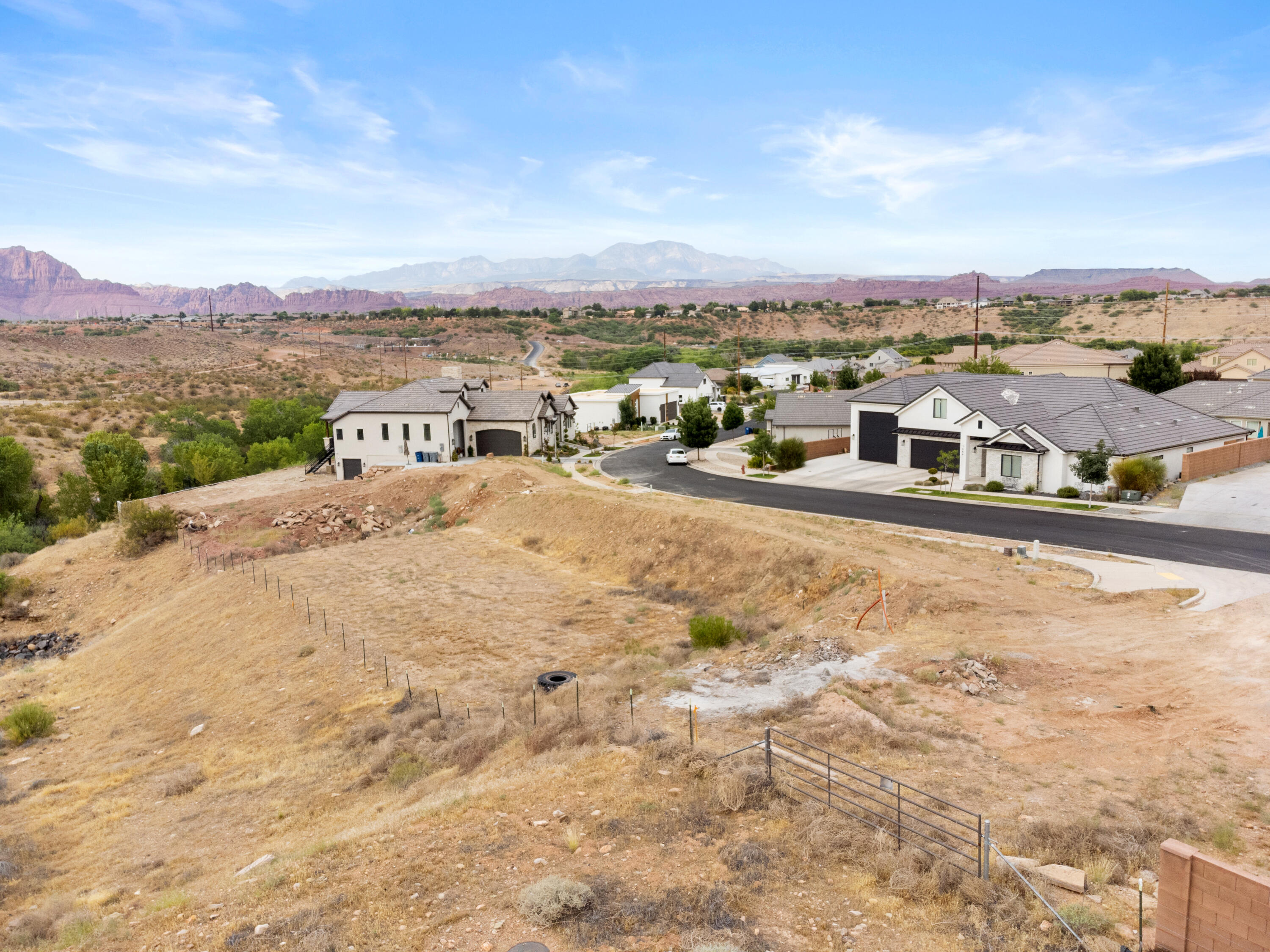 HILLS AT SANTA CLARA - Land