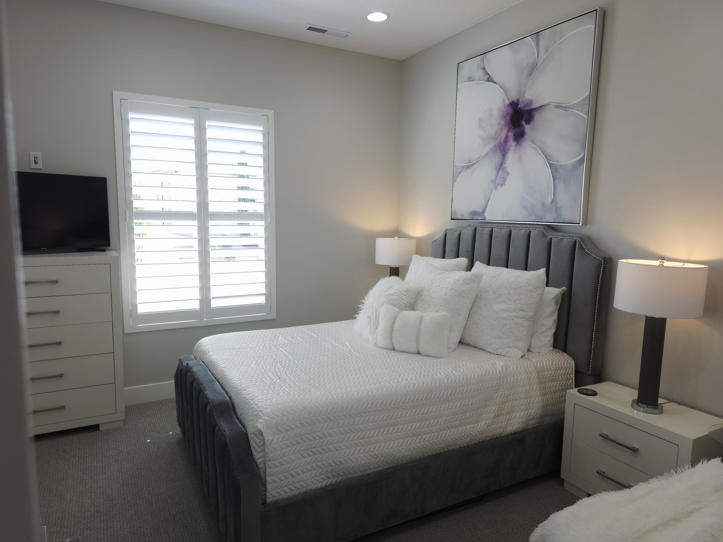 VILLAS AT SUN RIVER - Residential