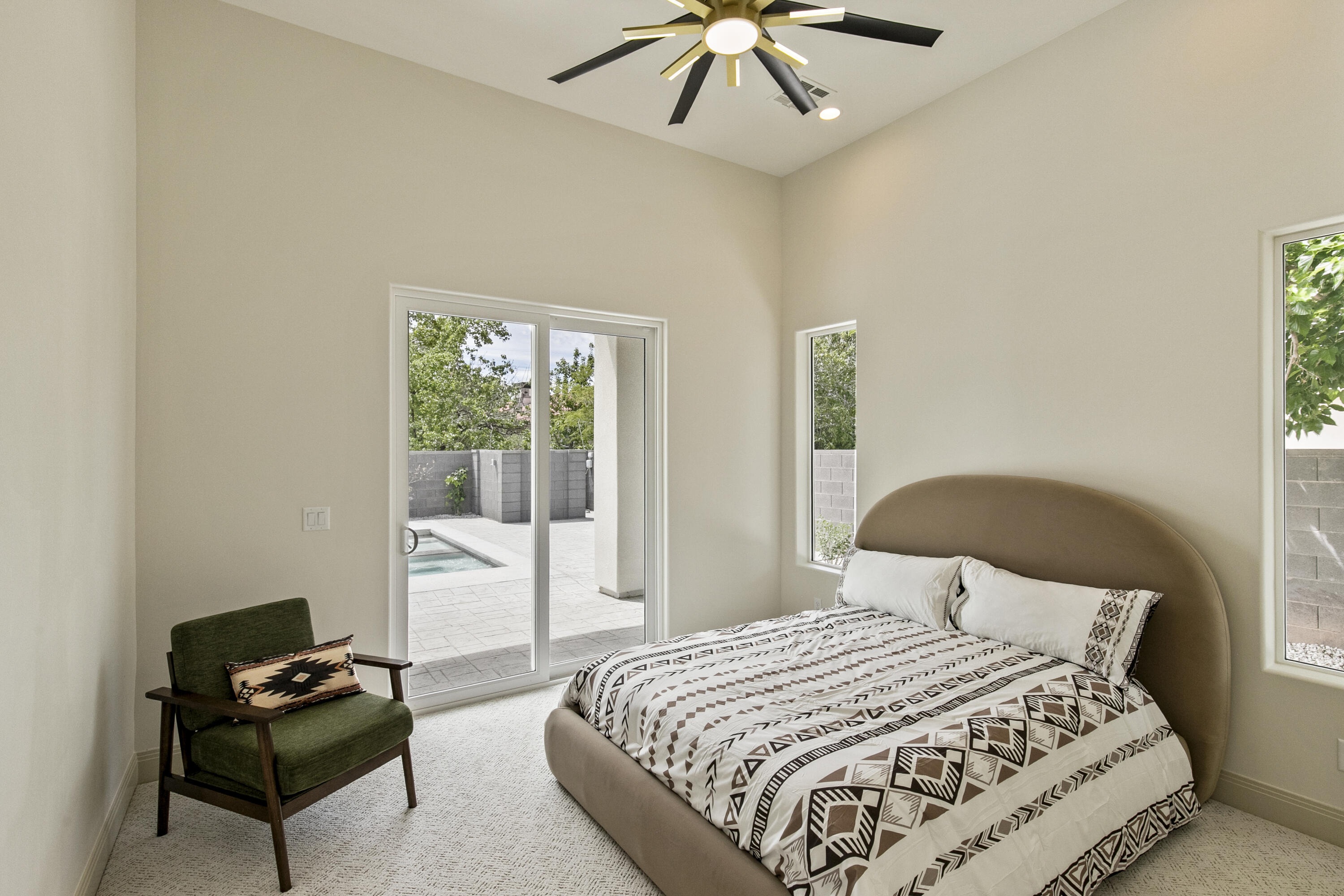 FALCON RIDGE - Residential
