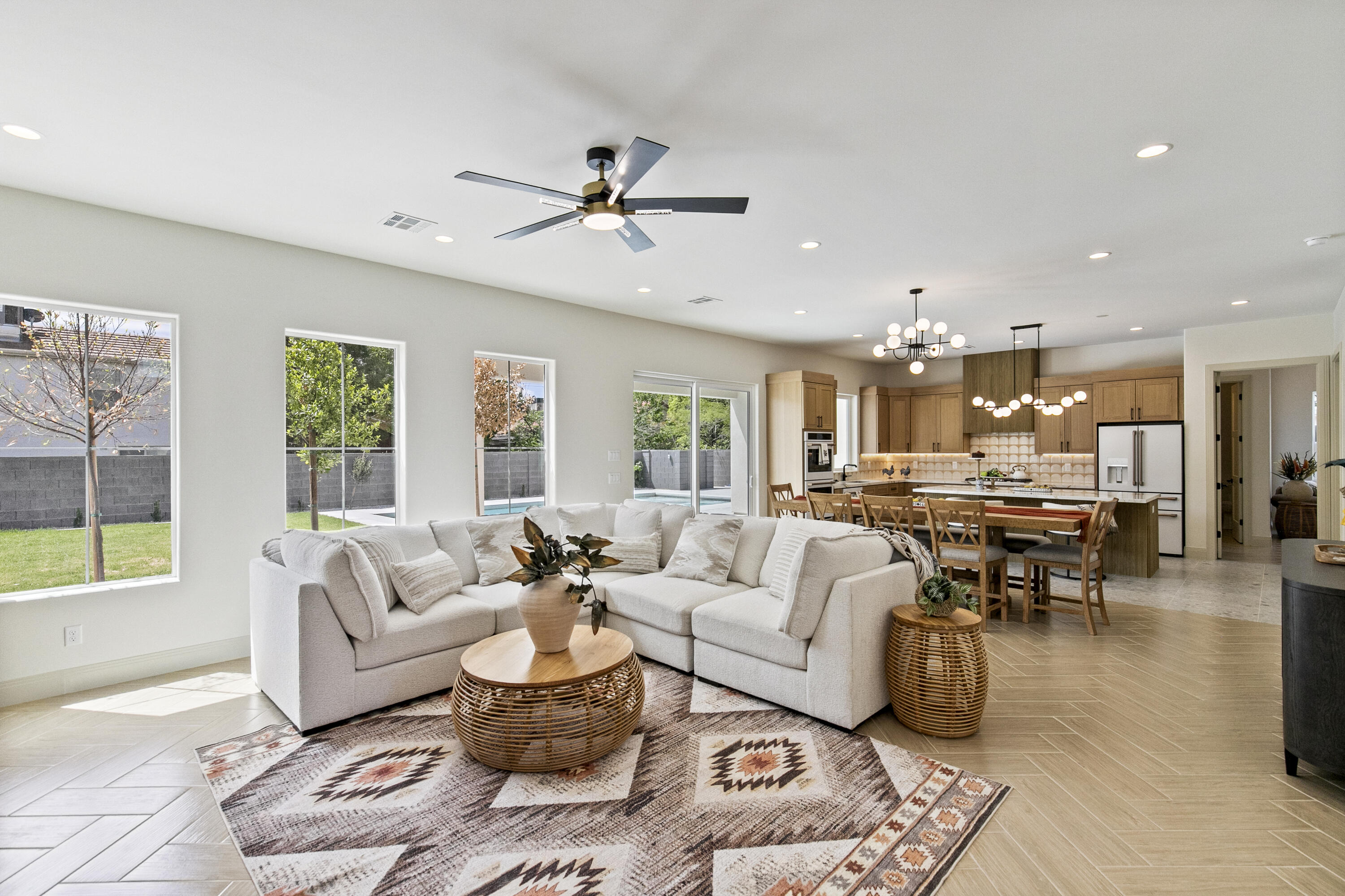 FALCON RIDGE - Residential