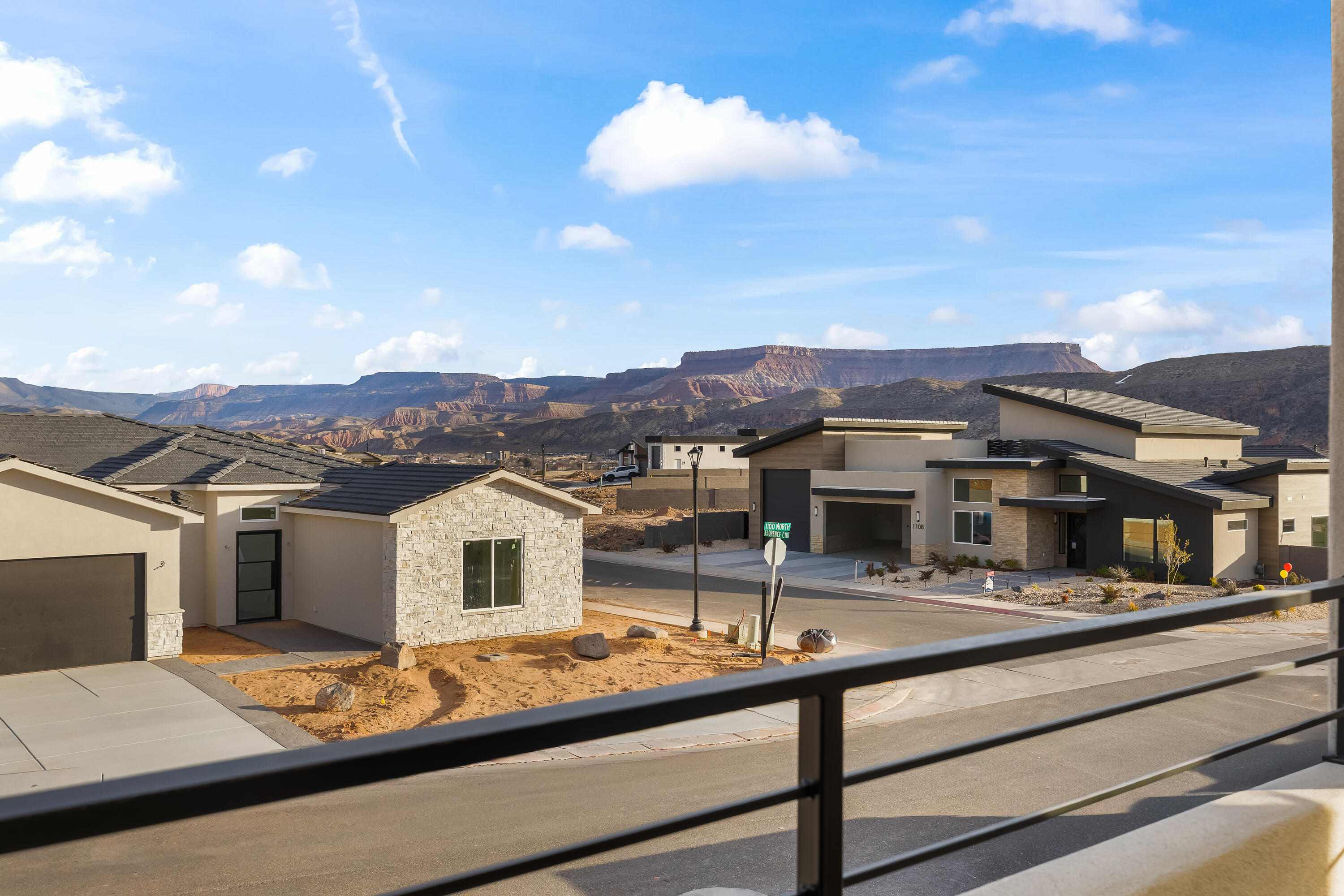 FALCON RIDGE - Residential