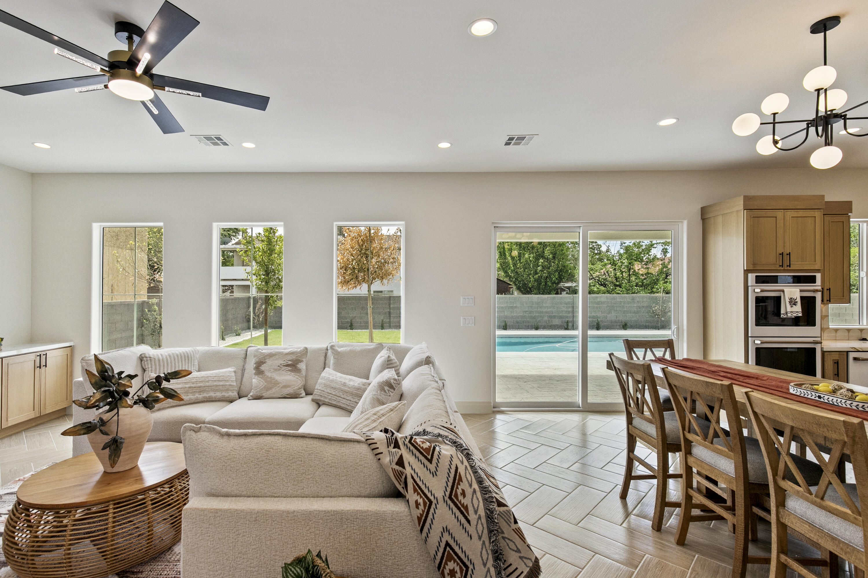 FALCON RIDGE - Residential