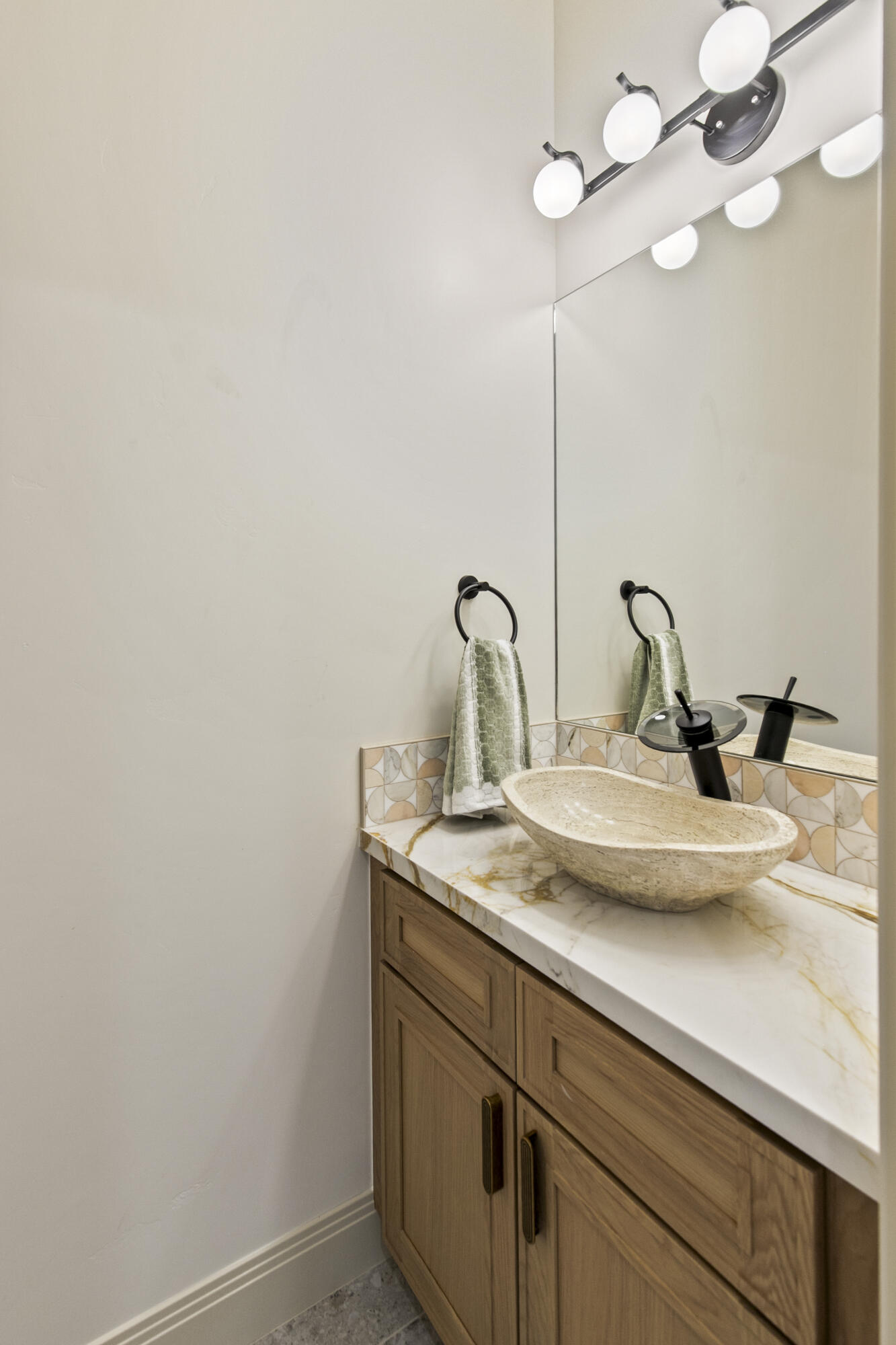 FALCON RIDGE - Residential