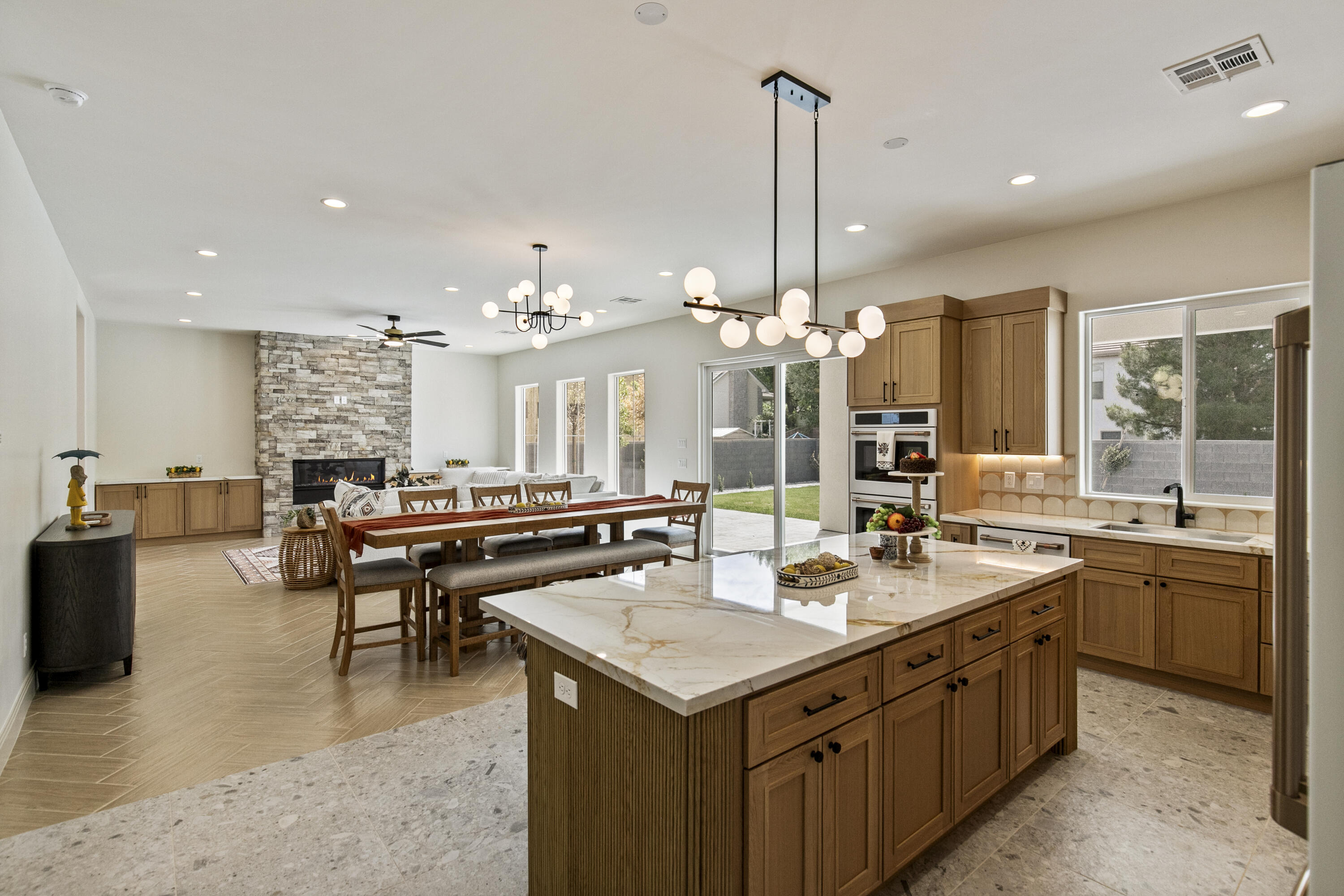 FALCON RIDGE - Residential