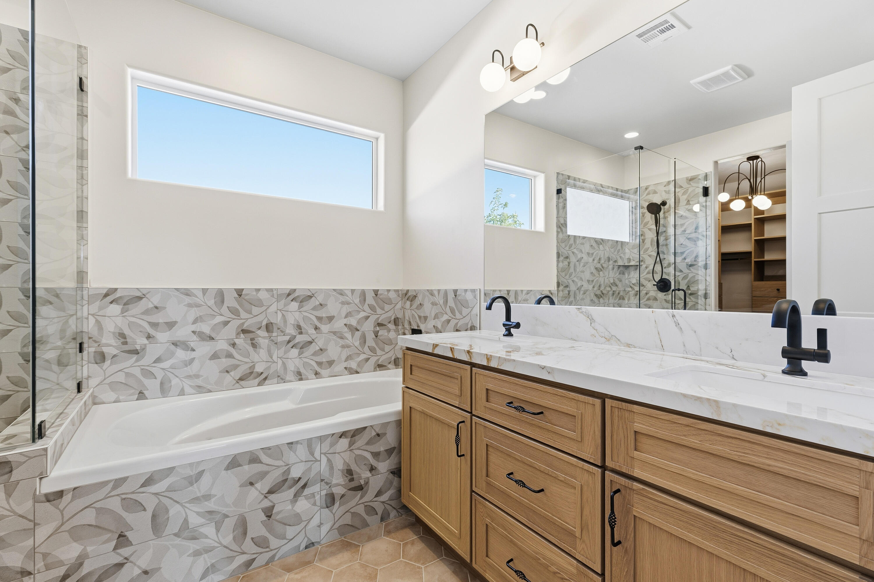 FALCON RIDGE - Residential