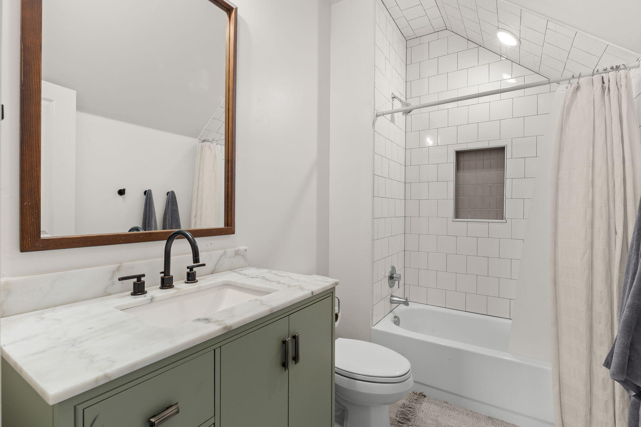 HYDE-BERRY PARK - Residential