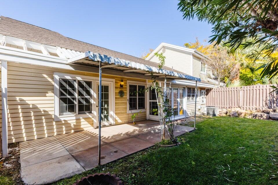 RED CANYON TOWNHOMES - Residential