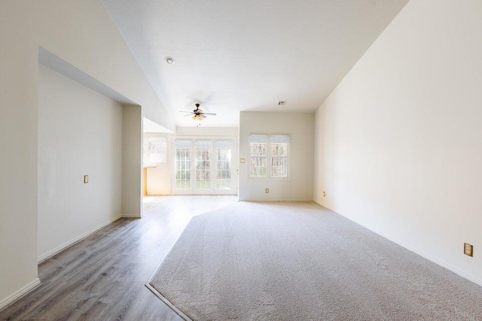 RED CANYON TOWNHOMES - Residential