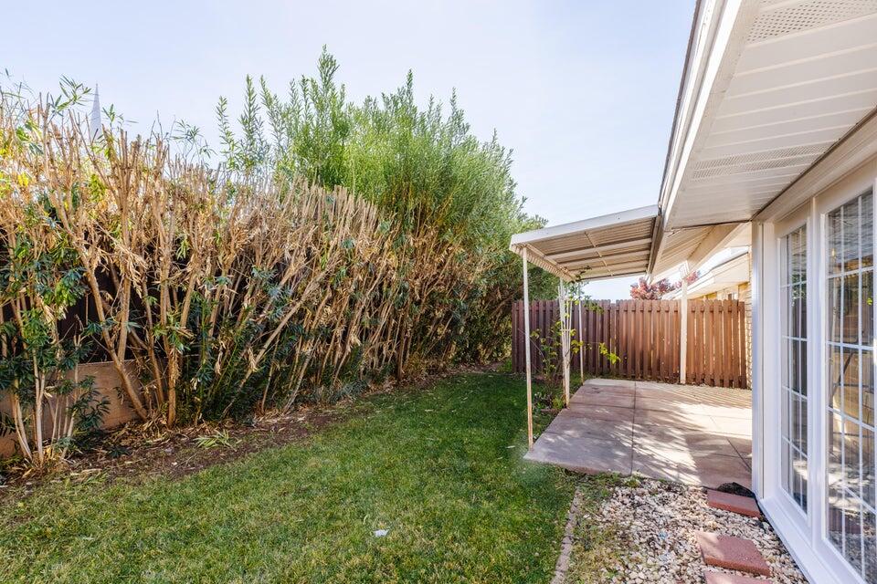 RED CANYON TOWNHOMES - Residential