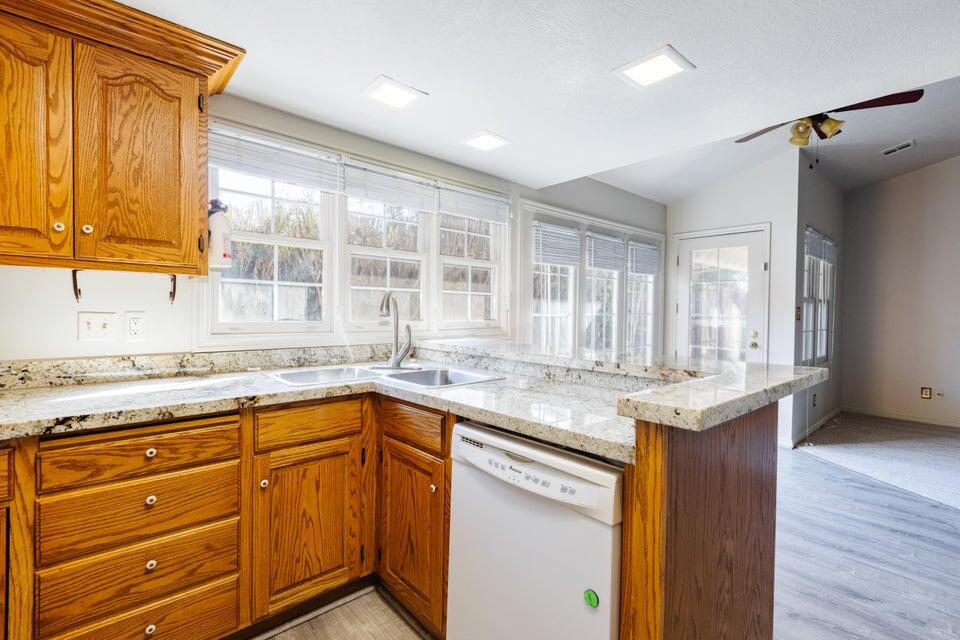 RED CANYON TOWNHOMES - Residential