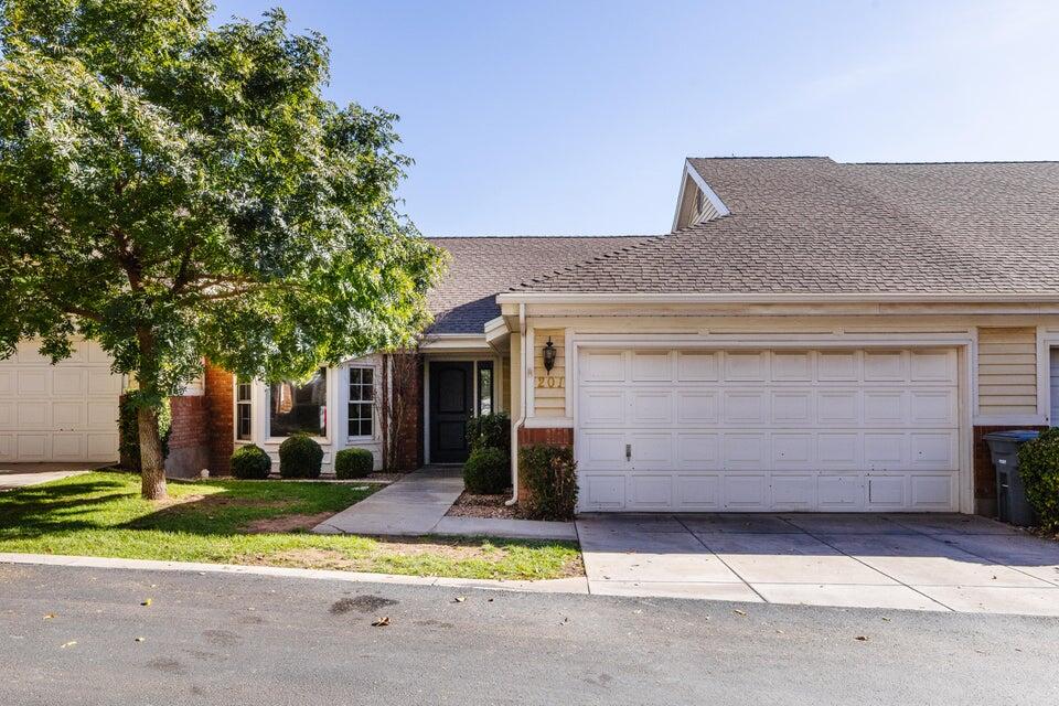 RED CANYON TOWNHOMES - Residential