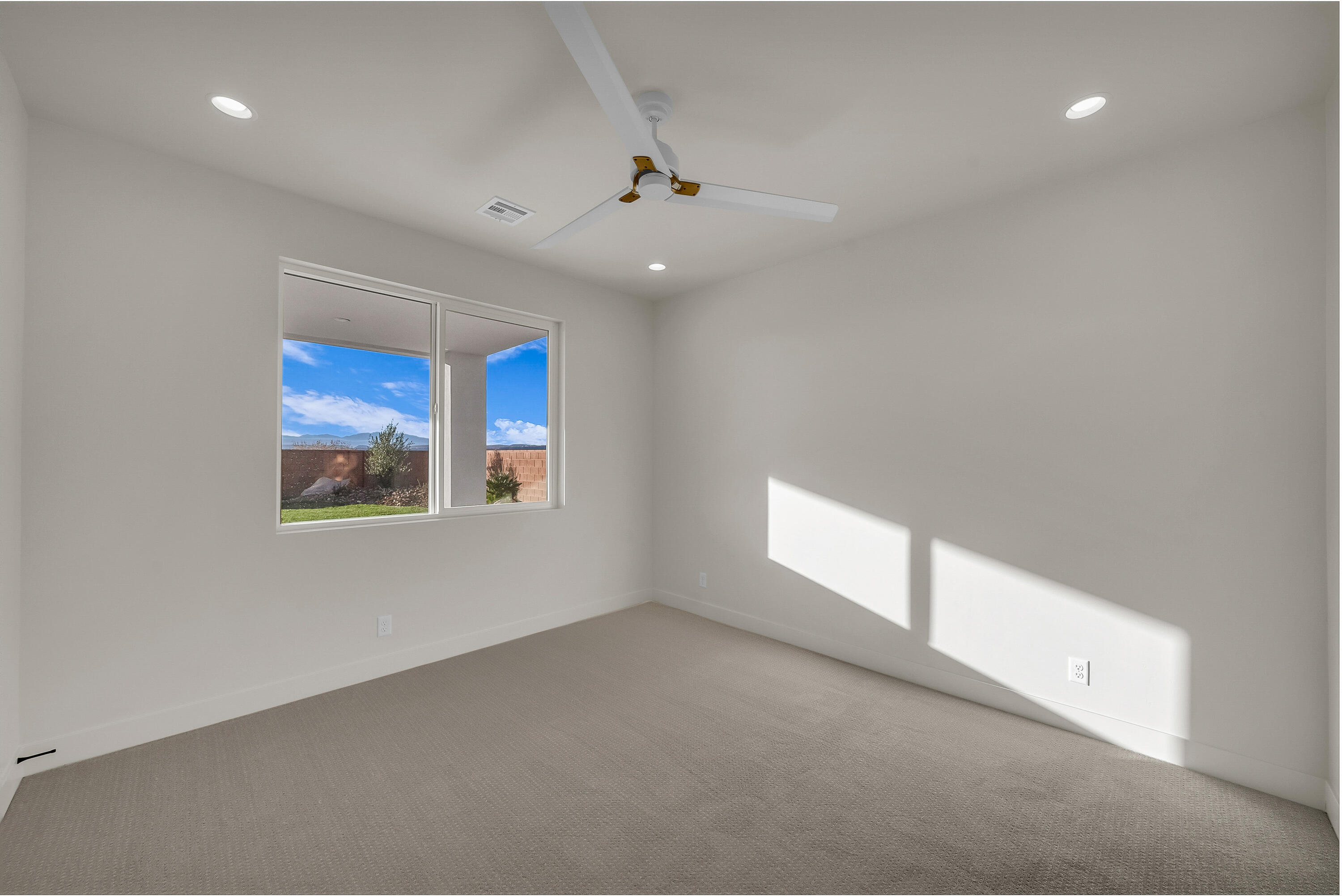 HEIGHTS AT WASHINGTON BENCH - Residential