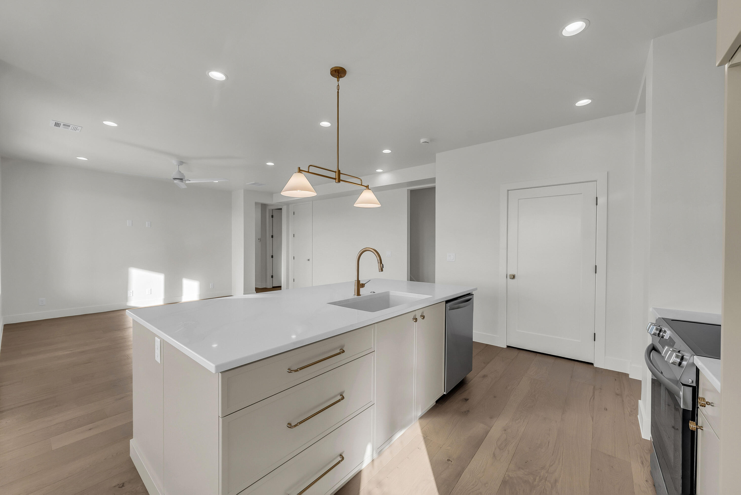 HEIGHTS AT WASHINGTON BENCH - Residential