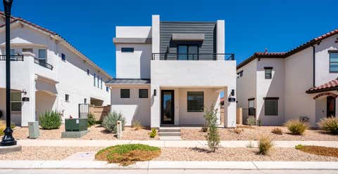 Tiny photo for 628 W JUNIPER HILL DR, Saint George, UT 84790 (MLS # 26-274761)