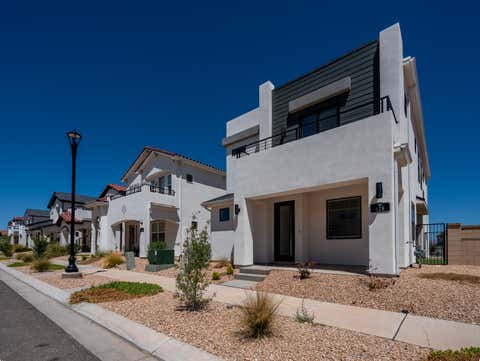 Tiny photo for 628 W JUNIPER HILL DR, Saint George, UT 84790 (MLS # 26-274761)