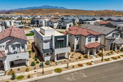 Tiny photo for 628 W JUNIPER HILL DR, Saint George, UT 84790 (MLS # 26-274761)