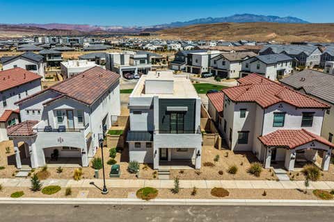 Tiny photo for 628 W JUNIPER HILL DR, Saint George, UT 84790 (MLS # 26-274761)