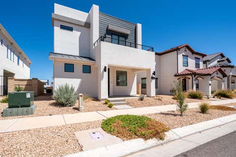 Tiny photo for 628 W JUNIPER HILL DR, Saint George, UT 84790 (MLS # 26-274761)