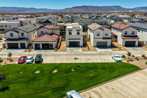 Tiny photo for 628 W JUNIPER HILL DR, Saint George, UT 84790 (MLS # 26-274761)